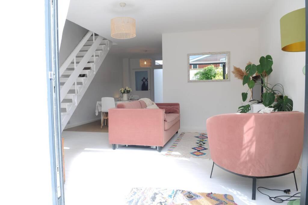 Light Filled Mid- Century 3 Bed Cottage In Dulwich 런던 외부 사진